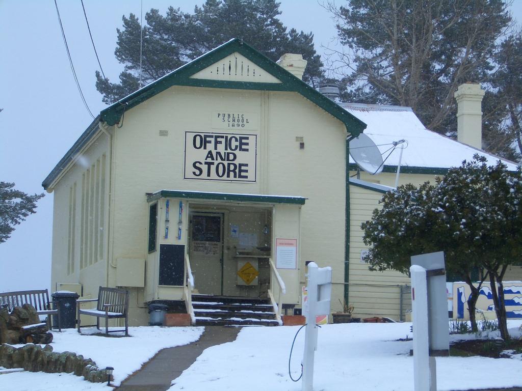 Rainbow Pines Tourist Caravan Park Adaminaby Exterior photo