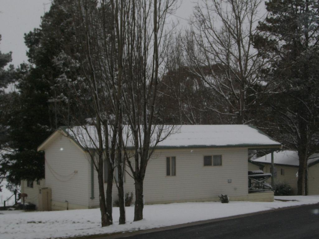 Rainbow Pines Tourist Caravan Park Adaminaby Exterior photo