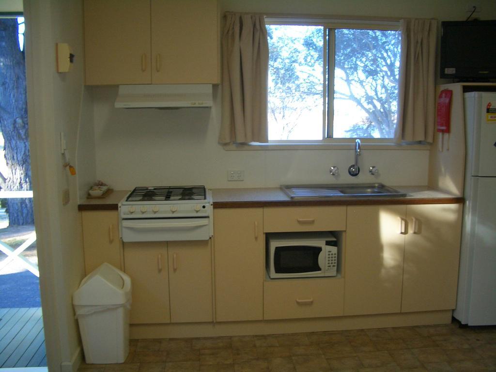 Rainbow Pines Tourist Caravan Park Adaminaby Exterior photo